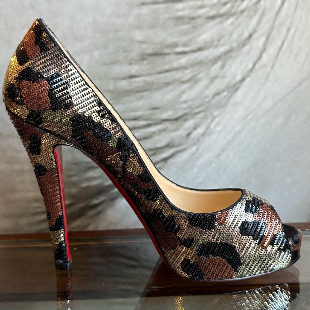 🌺 CHRISTIAN LOUBOUTIN 👠 Very Prive 120 Paillettes Peep Toe Pumps Size 37